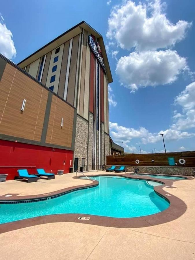Cherokee Casino Hotel Roland Buitenkant foto
