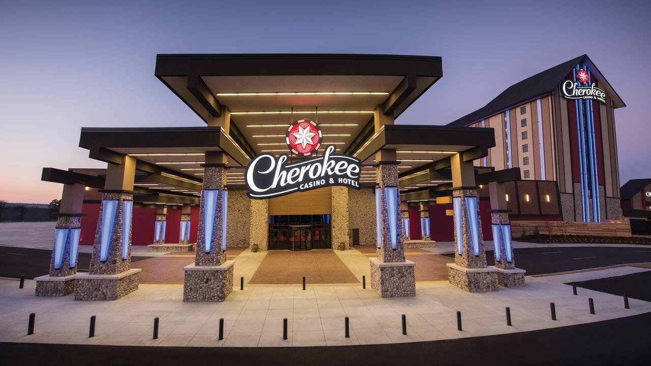 Cherokee Casino Hotel Roland Buitenkant foto