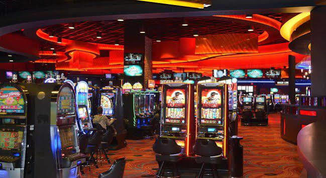 Cherokee Casino Hotel Roland Buitenkant foto